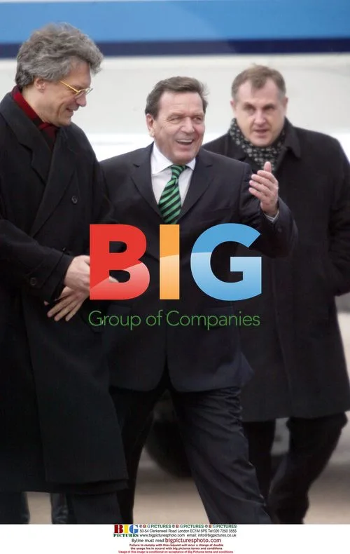 Gerhard Schroeder Arrives in Moscow