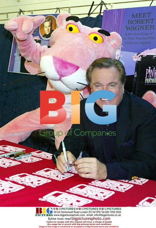 Robert Wagner promotes The Pink Panther DVD