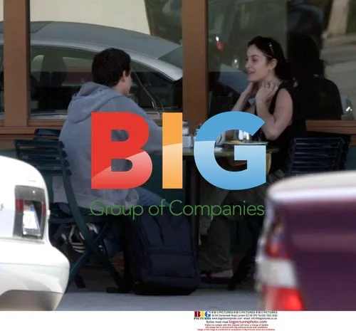 Carrie Anne Moss Lunching on 3rd St, LA
