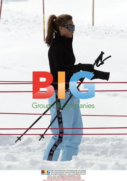 Victoria Beckham Skis with Dad and Sons in Courchevel