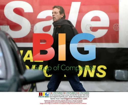 Leslie Grantham grocery shopping