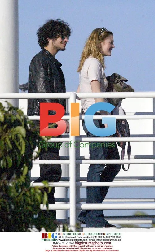 Drew Barrymore and Fabrizio Moretti visit radio station