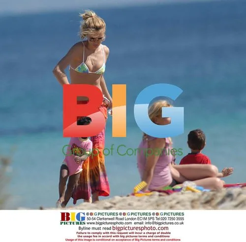 Esther Cañadas with daughter in Ibiza