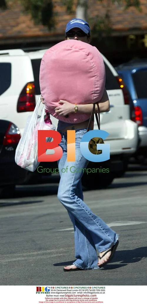 Lara Flynn Boyle out shopping with mom in Beverly Hills