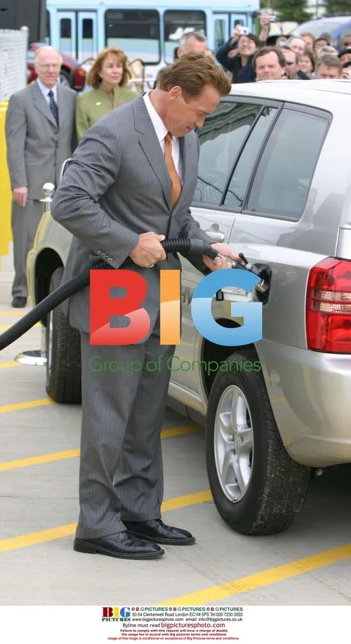 Arnold Schwarzenegger Announces 'Hydrogen Highways'