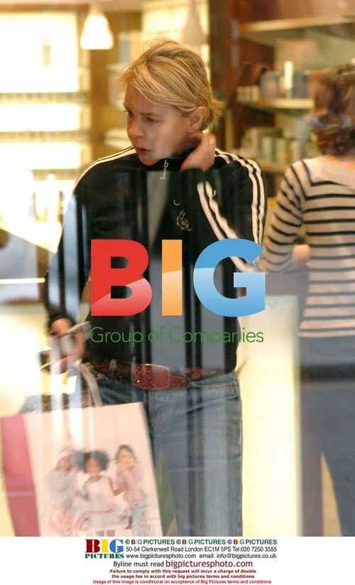 Leslie Ash Shopping in London