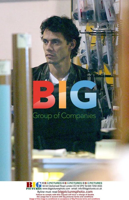 Marc Anthony Shops for Camera Gear