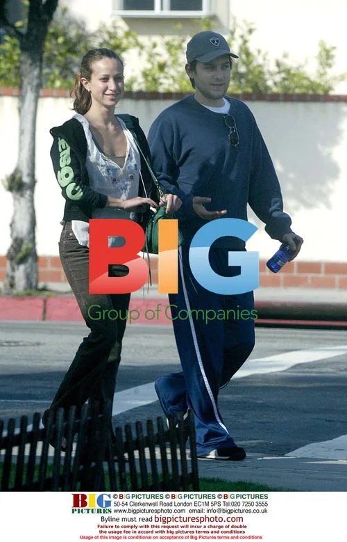 Toby McGuire out with girlfriend in Santa Monica