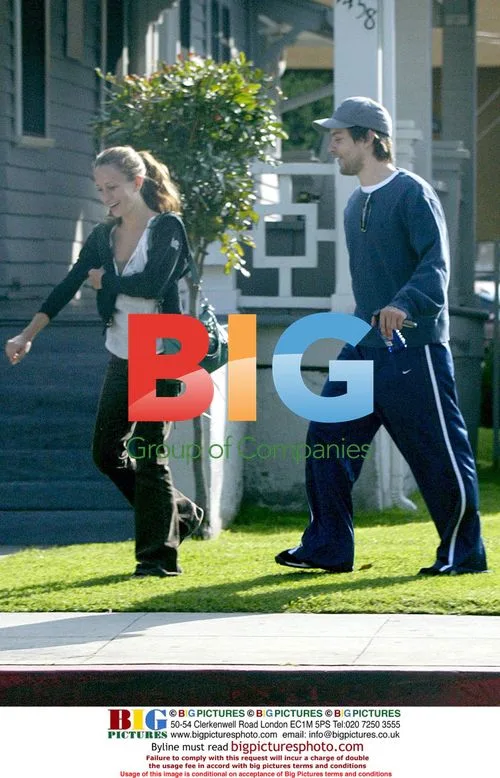 Toby McGuire out with girlfriend in Santa Monica