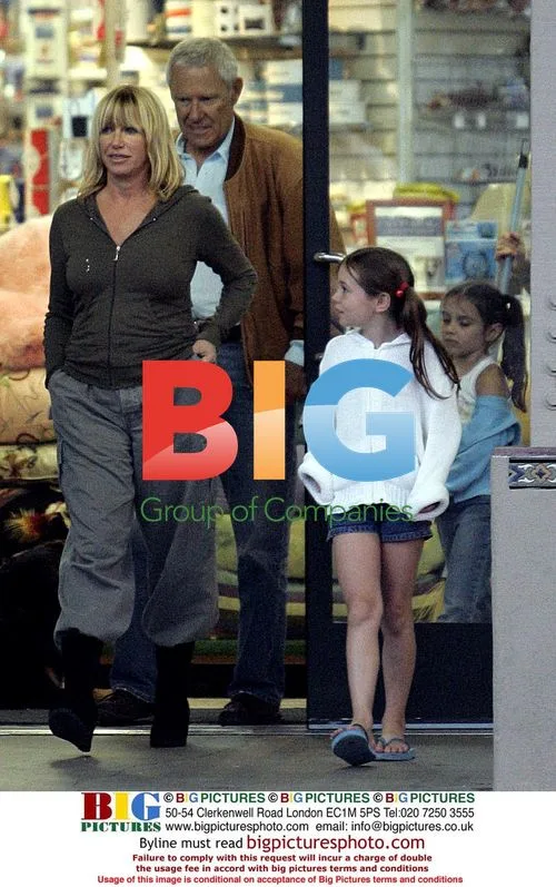 Suzanne Somers with family in Malibu