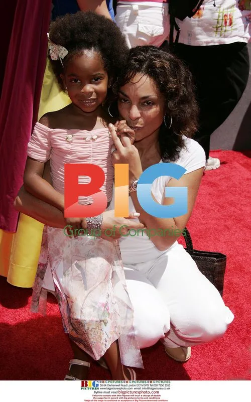Jasmine Guy & Daughter at Princess Diaries 2 Premiere
