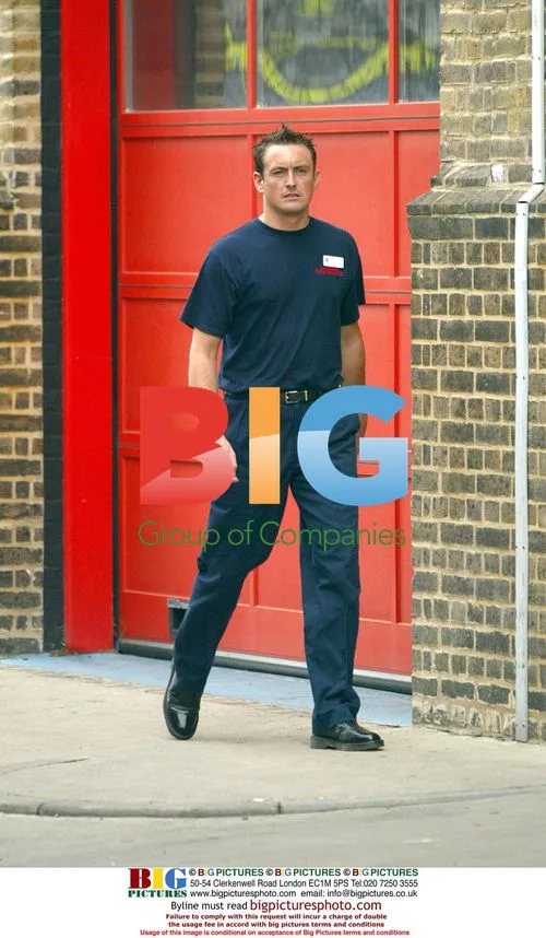 Trainee Fireman Rushes to Pregnant Jessie Wallace