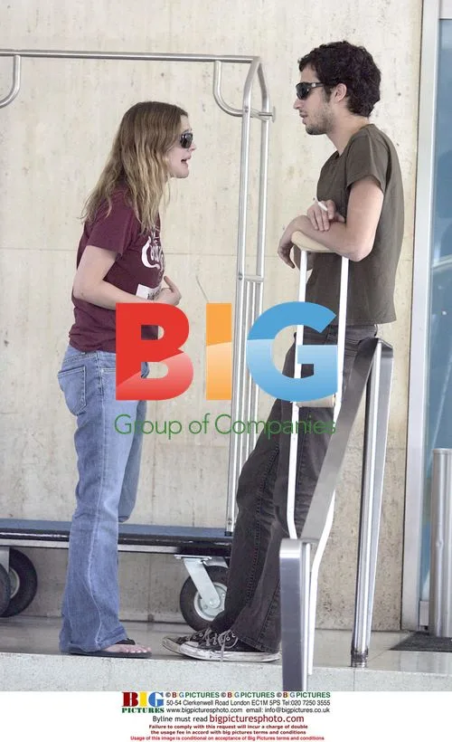 Drew Barrymore and Fabrizio Moretti fight outside hotel