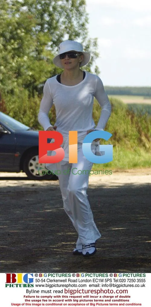 Madonna and Guy Ritchie Jogging