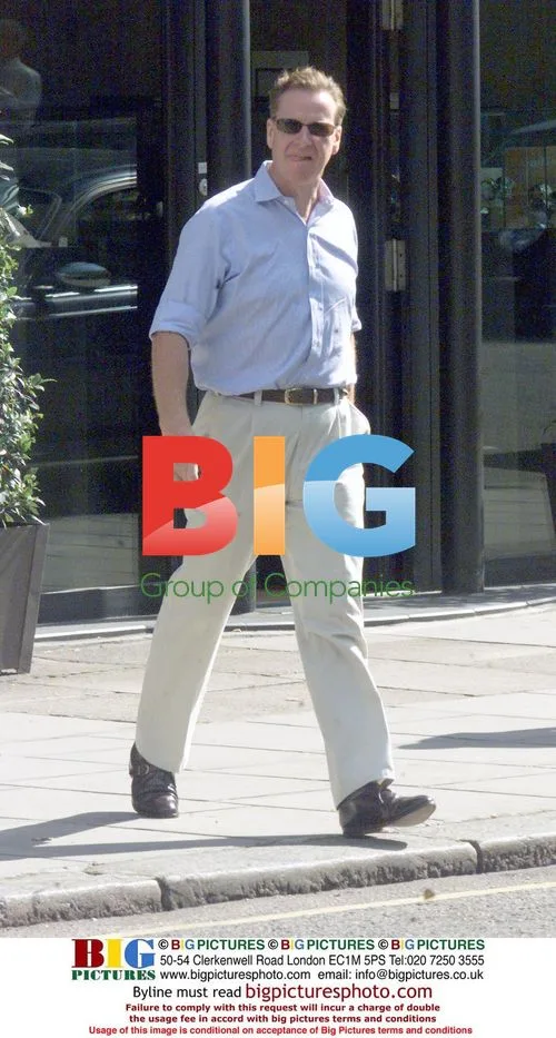 James Hewitt Visits Gallery in London