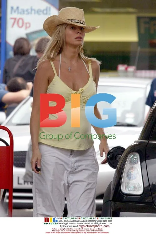 Tess Daly Filling Up Trendy Mini