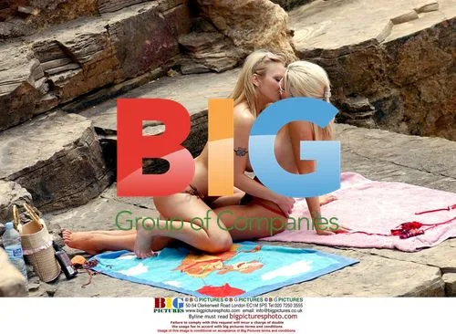 Glamour Models Tara and Delta on Holiday
