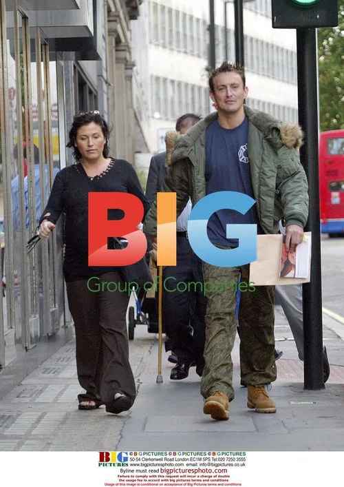Jessie Wallace Leaves Hospital with Boyfriend