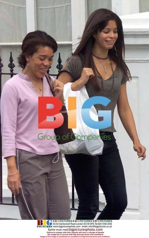 Tina Barrett of S Club 7 goes shopping with mum