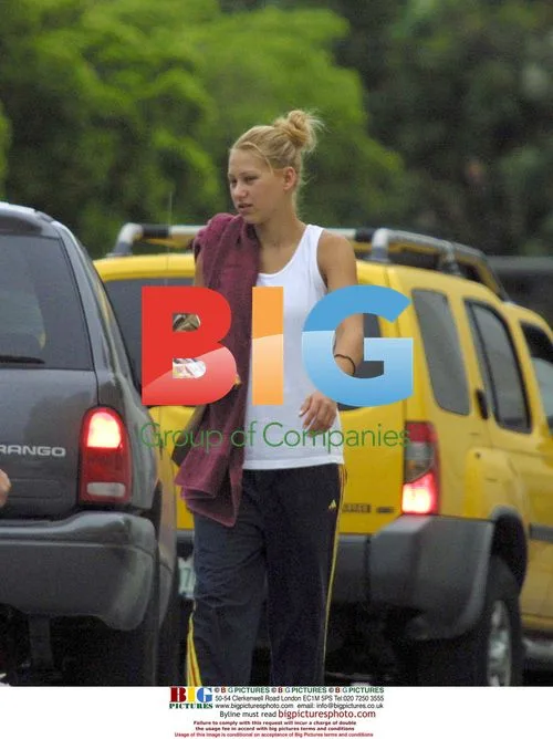 Anna Kournikova Leaving Gym