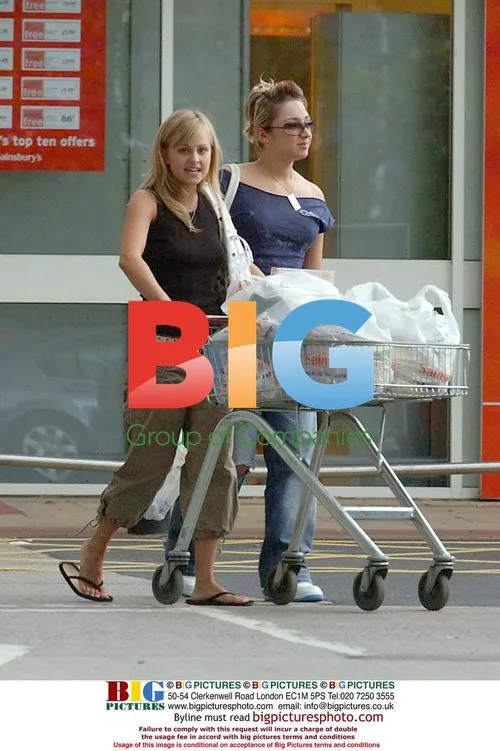 Tina O'Brien and Lucy Jo Hudson Shopping