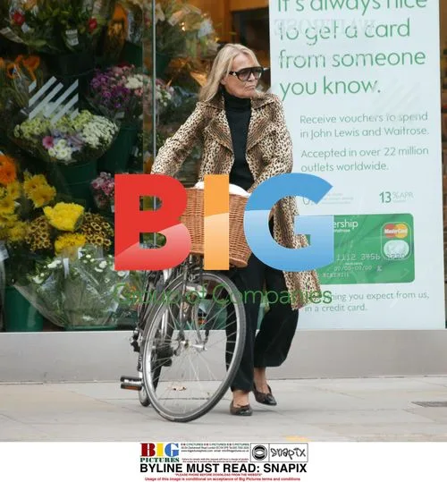 Anita Pellenberg Shopping in London