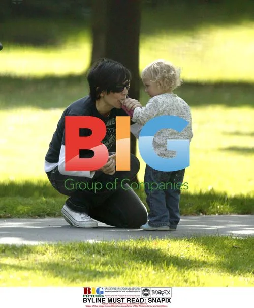Sharleen Spiteri Spotted with Child in London Park