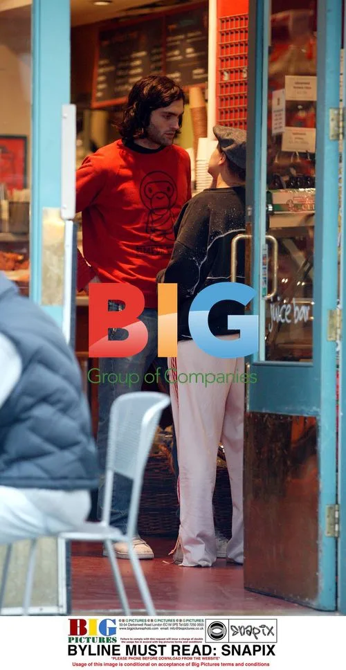 Samantha Morton and Boyfriend Share Affectionate Moment