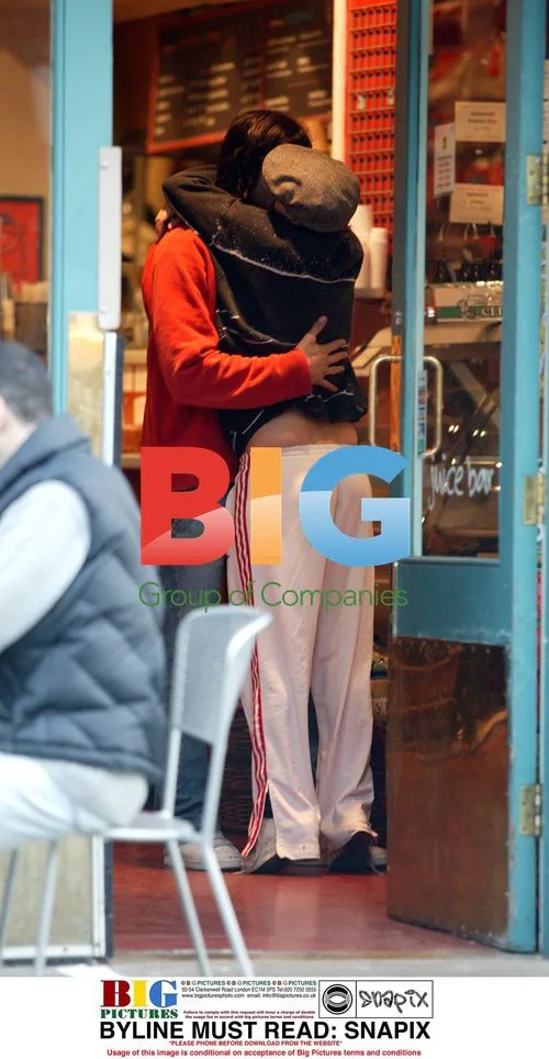 Samantha Morton Kisses Boyfriend in London
