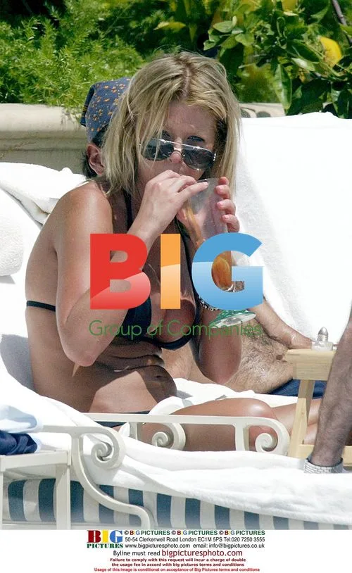 Tara Reid Shopping and Poolside