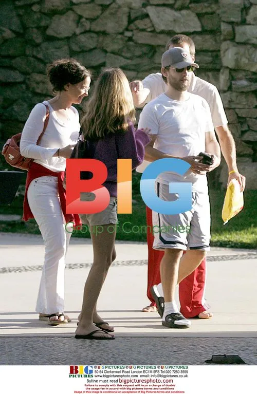 Tobey Maguire visits friends in West Hollywood