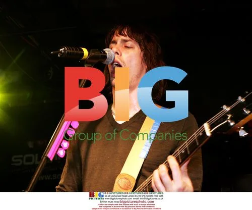 RazorLight Perform and Sign Autographs