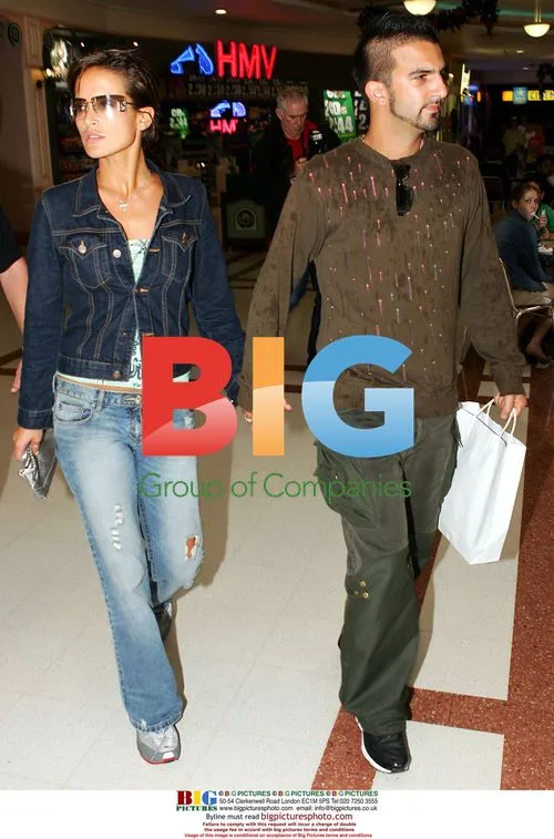 Model Sophie Anderton Shopping with Boyfriend