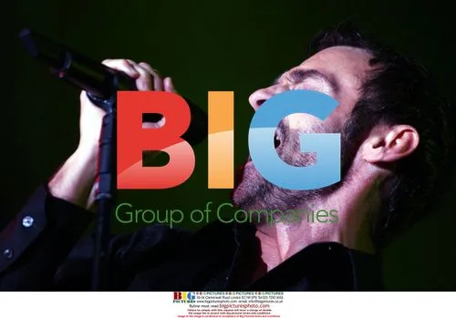 Marti Pellow Performs with Wet Wet Wet