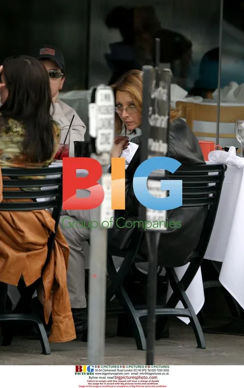 Friends Actresses Courtney Cox and Lisa Kudrow Have Lunch