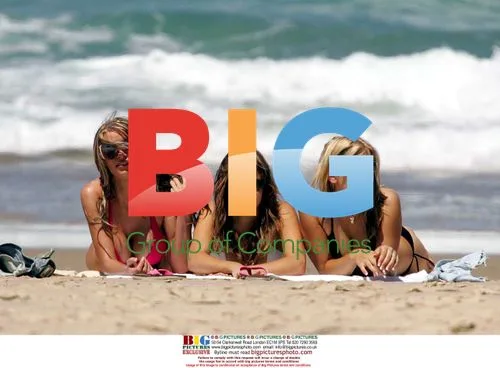 Emma B and Sisters Enjoy Beach Day