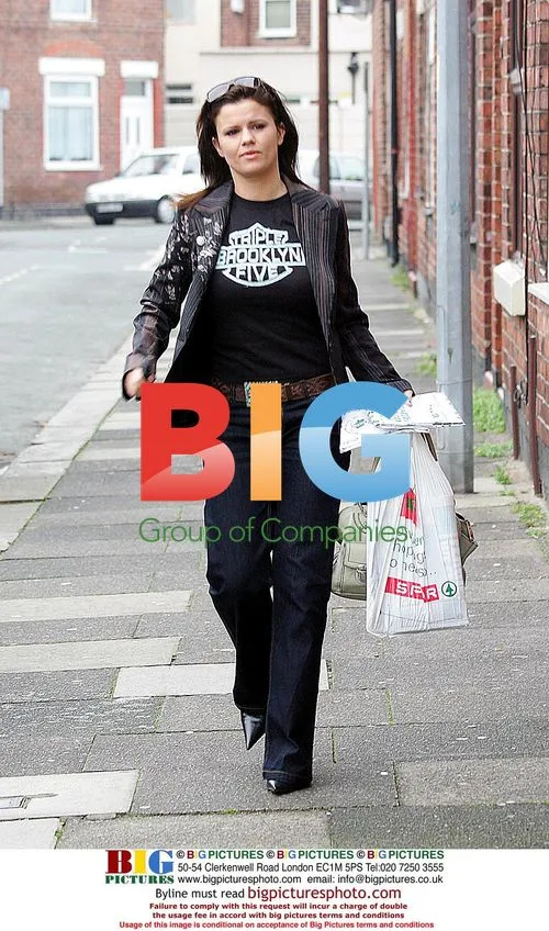Kerry Mcfadden Returns Home from Shopping
