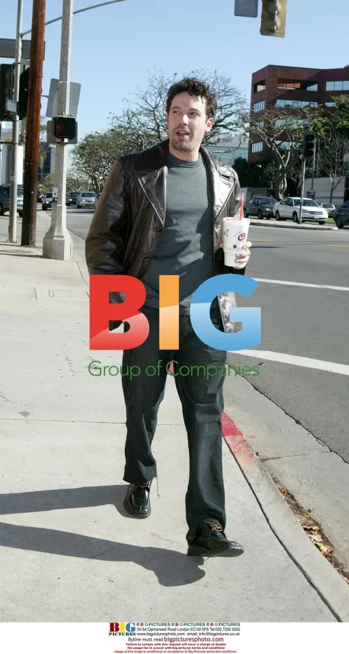 Ben Affleck Gets Jamba Juice in Brentwood