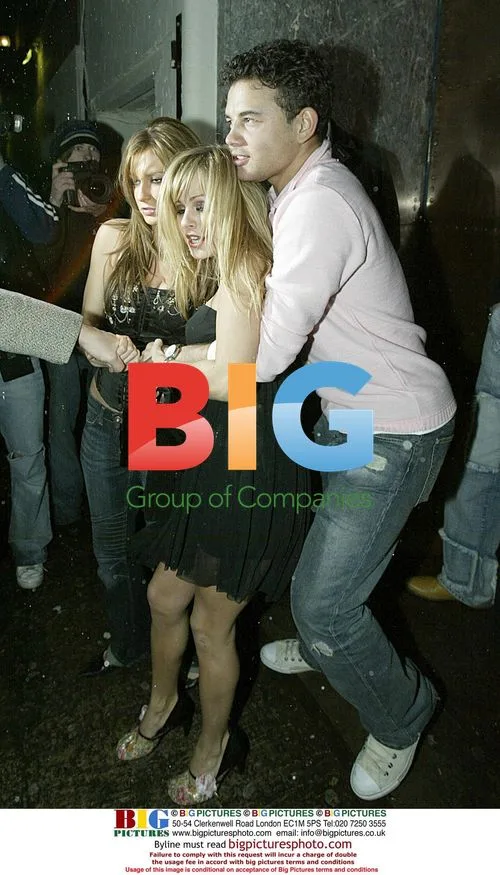 Corrie stars Ryan and Tina at Xmas party