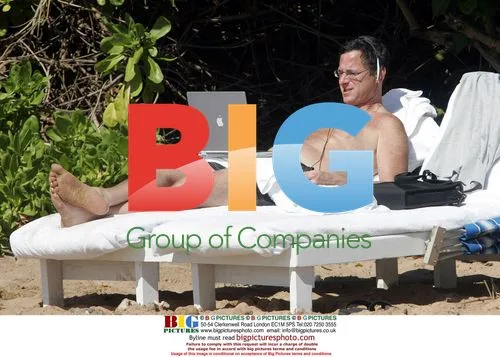 Bob Saget Relaxes in Hawaii