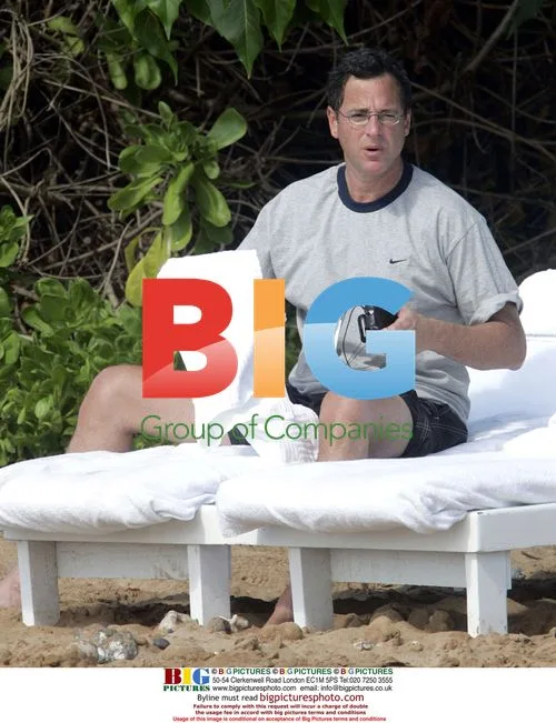 Bob Saget enjoys Hawaii sun