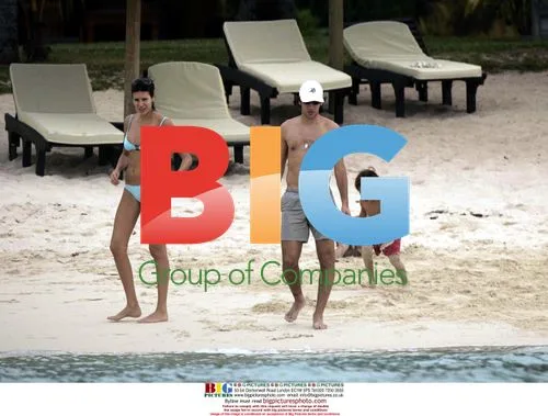 Raul Gonzalez with family in Mauritius