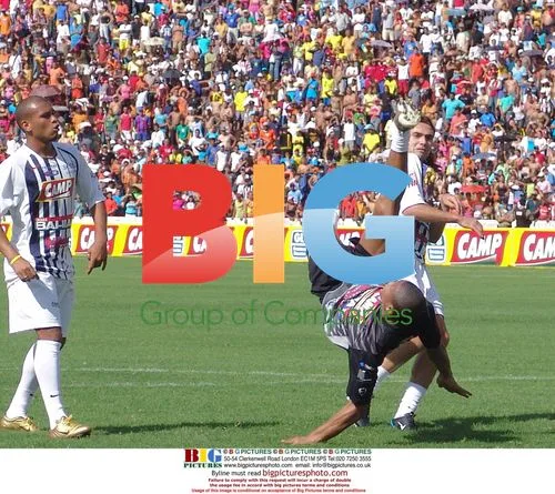 Alexandre Pires at Charity Football Match