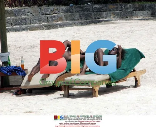 Singer Lamar and Girlfriend Vacation in Mauritius