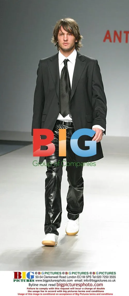 Antoni Miro Fashion Show