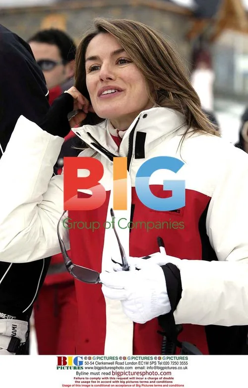 Prince Felipe & Letizia Ortiz Skiing