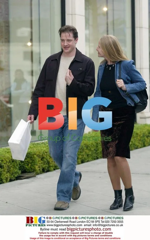 Brendan Frasier Shopping with Mom