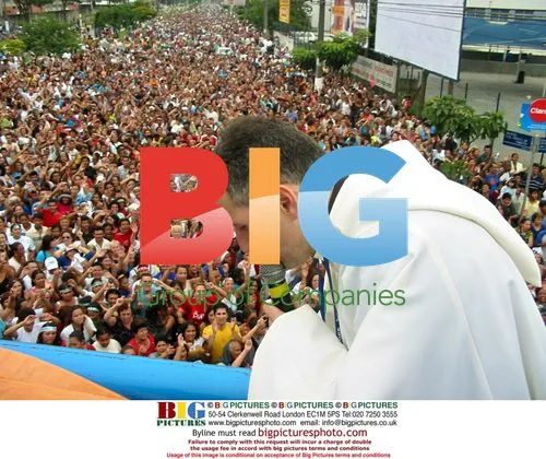 Controversial Carnival Mass by Father Marcelo Rossi