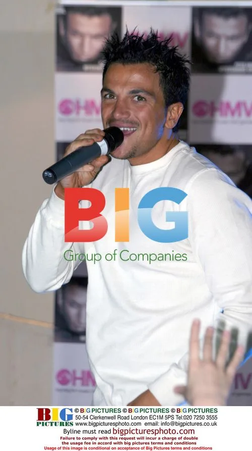 Peter Andre Performs at Trafford Centre