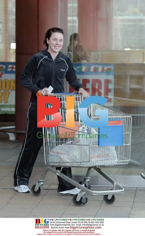 Mel C Shopping in North London